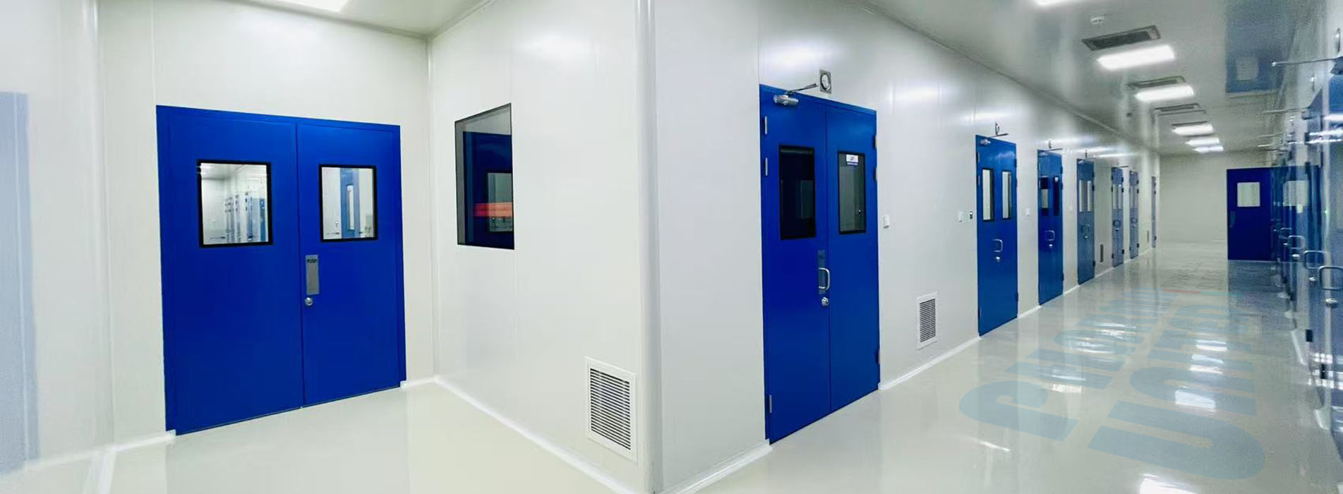 Λύση Cleanroom με το κλειδί στο χέρι.